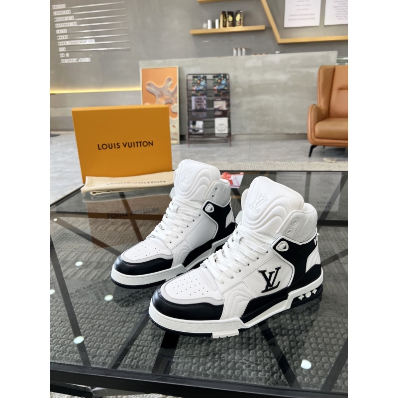 l**is V*t*n sneakers
